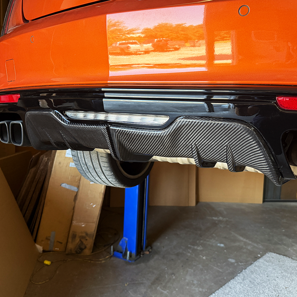 CT5-V Blackwing Genuine Carbon Fiber Rear Center Diffuser